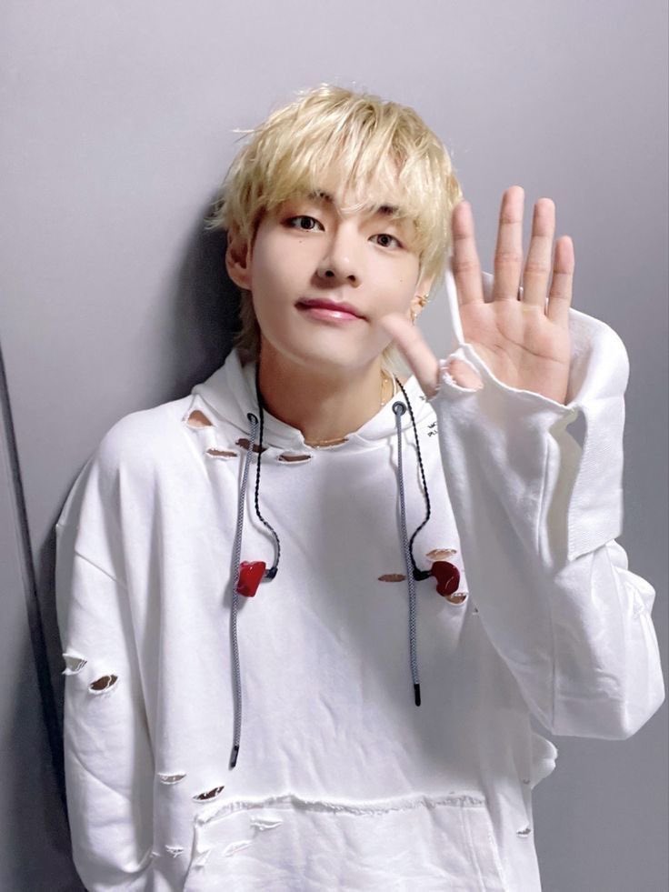 kimvthvtae's tweet photo. @_JKJungkookie_  I am yours https://t.co/DkTbhx44gl