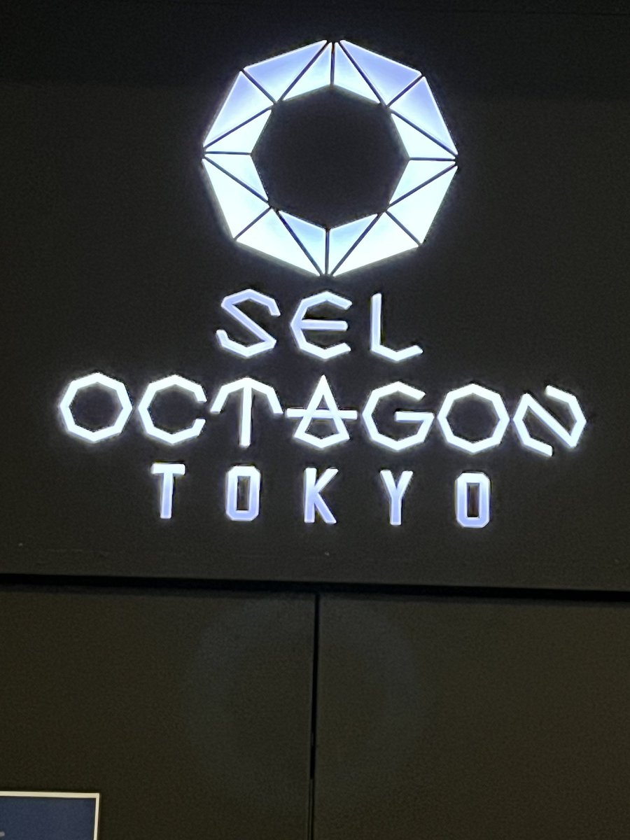 matuumotty's tweet photo. 今日はここでベース弾いてきます。

ここでバンド演奏行われるのは世界初らしいw https://t.co/khcN0EKoUn