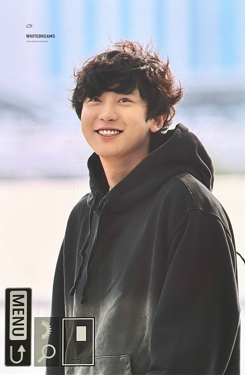 oshcuddles's tweet photo. THIS PHOTO OF CHANYEOL IS SO CUTE 🥹 https://t.co/S0wtcSBQfI