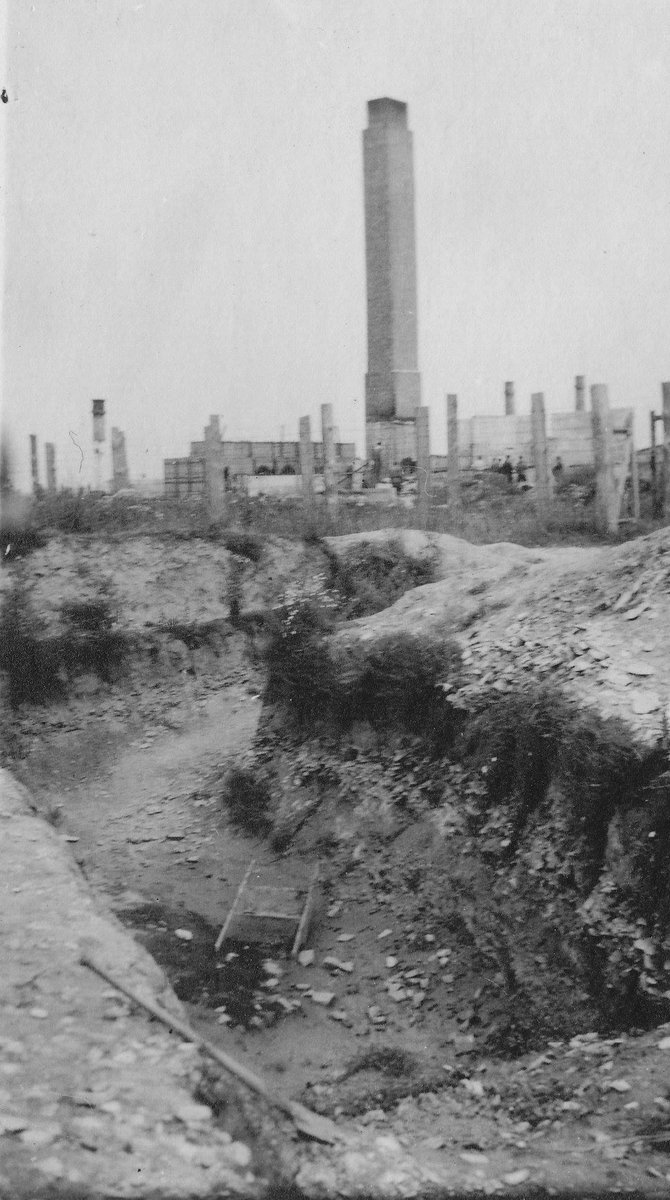 MajdanekMuseum's tweet photo. 03.11.1943|German police &amp; SS functionaries murdered over 18,000 Jewish prisoners of #Majdanek Flugplatz, Lipowa &amp; other labour camps in Lublin. Victims were shot in the trenches near the camp crematorium. The perpetrators codenamed that massacre “Erntefest” – “Harvest Festival”. https://t.co/HEzLUH9DFl