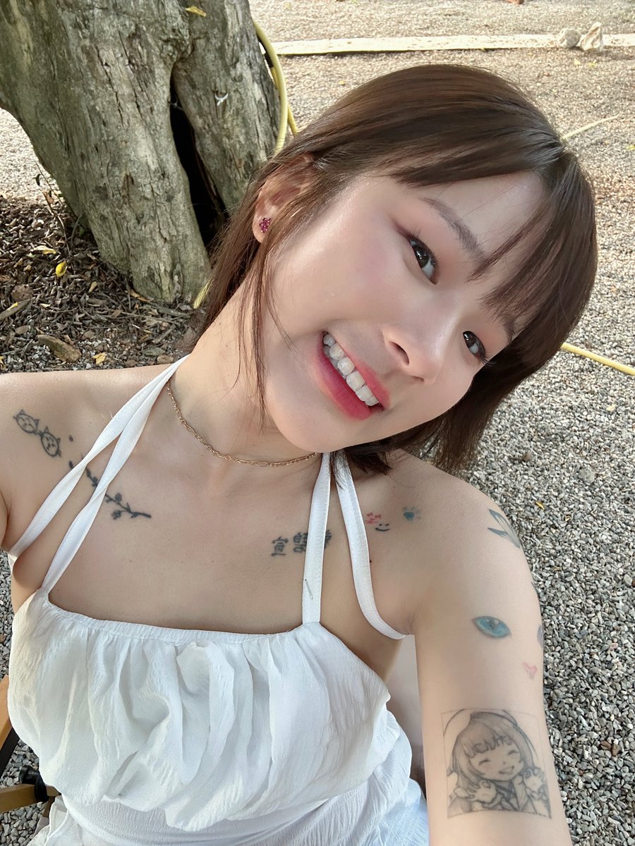 ขอหอมหน่อย😯 https://t.co/zkHd7SfNDK