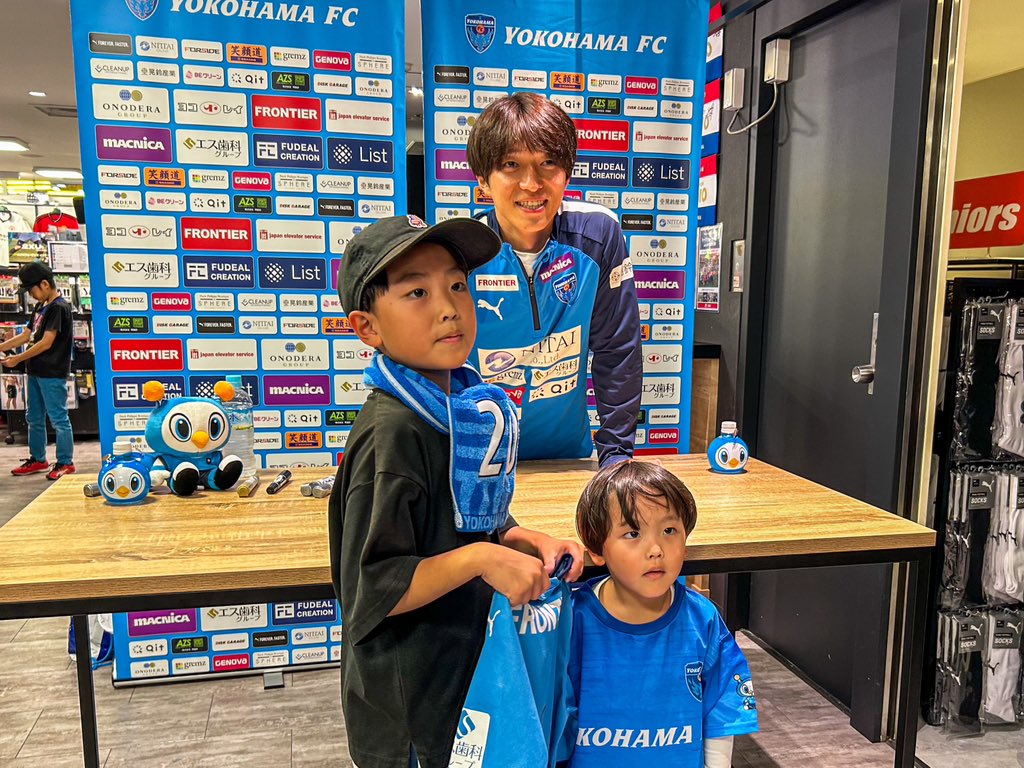 サッカーショップKAMO横浜ビブレ店にて #井上潮音 選手の1日店長が