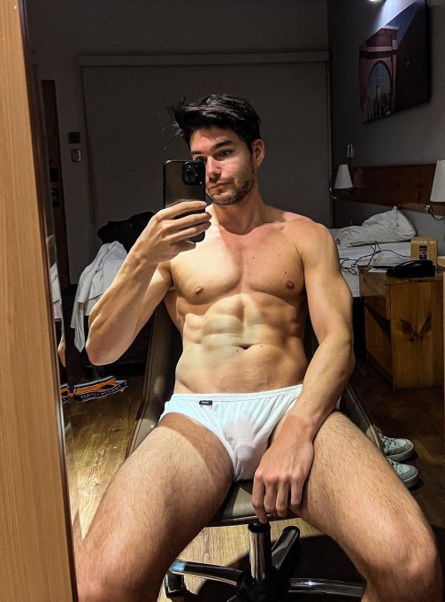 Livestream Nov 3rd 6:00pm pst on OF, see you then. https://t.co/YWnCiVvLfA