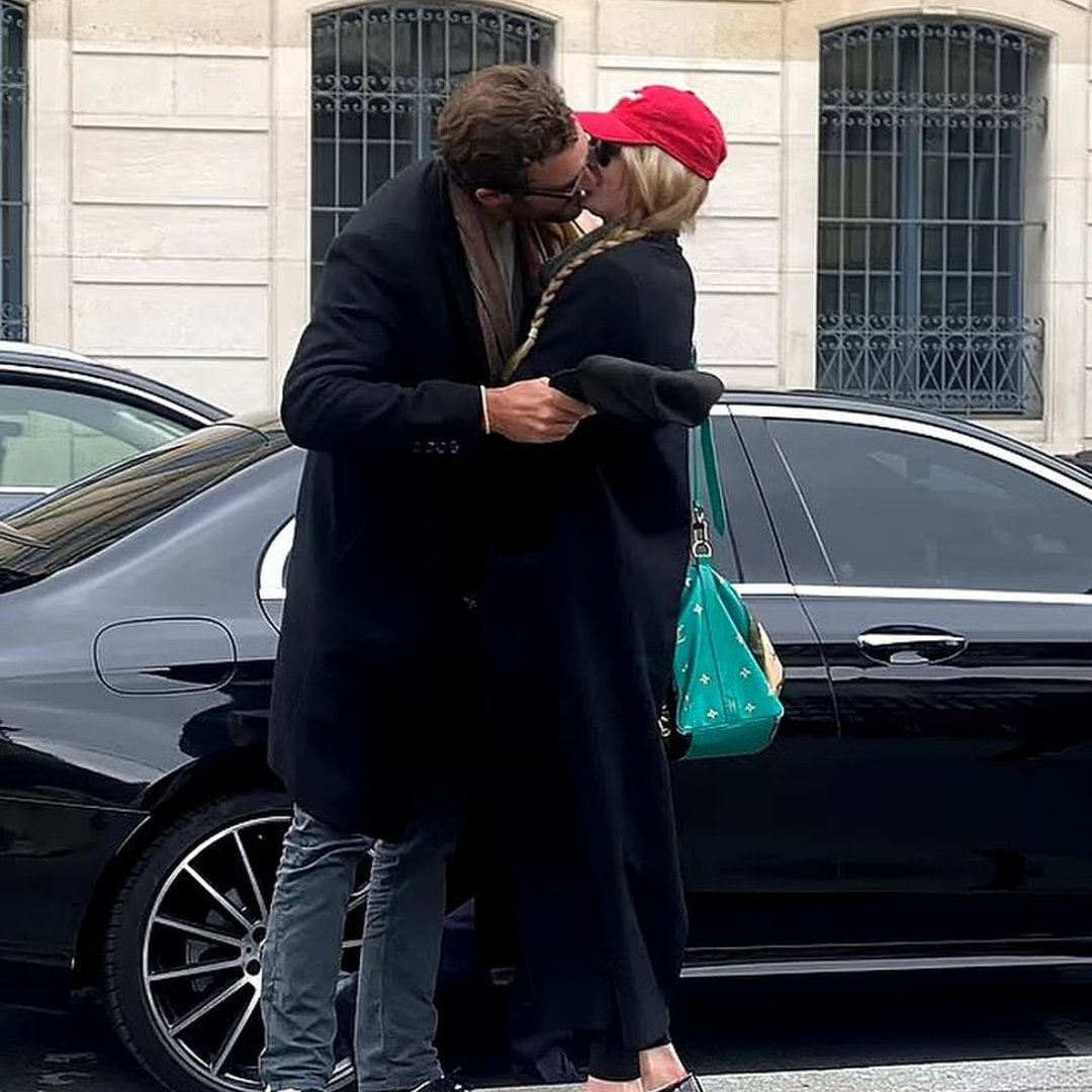 mnfplmedia's tweet photo. Sophie Turner została zauważona z brytyjskim arystokratą Peregrine Pearsonem https://t.co/wRTrP3dHUq
