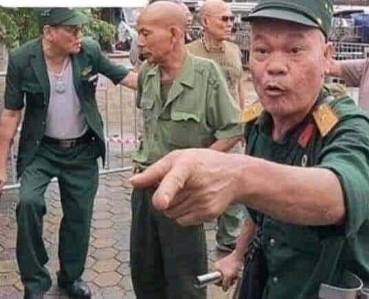 Danvo22's tweet photo. Bài hát dự thi

Toà là toà án oan, án oan là oan chất chồng
Tà tà oán oán, oán toà oán toà. 
Toà xử dân án cao ngút trời
Toà xử xử quan án như trò đùa
Toà án, tà oán, oán toà
Nào chúng ta cất cao tiếng ca “địt mẹ toà, địt mẹ toà, địt mẹ toà”
Toà án, tà oán, oán toà https://t.co/9lGdBfOAyh