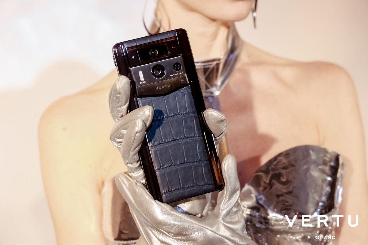 VertuEngland's tweet photo. Throwback to #VERTU's incredible Hong Kong launch event! 🥂Can't wait to see what the future holds for this iconic brand
Find more https://t.co/WBppFN5WKA
#AIPHONE #WEB3PHONE #OneMoreBrain #AI #WEB3 #LuxuryPhone #HongKong #LUXURY #aitechnology #phone #aicommunity #robotics https://t.co/aaUEISKgbw