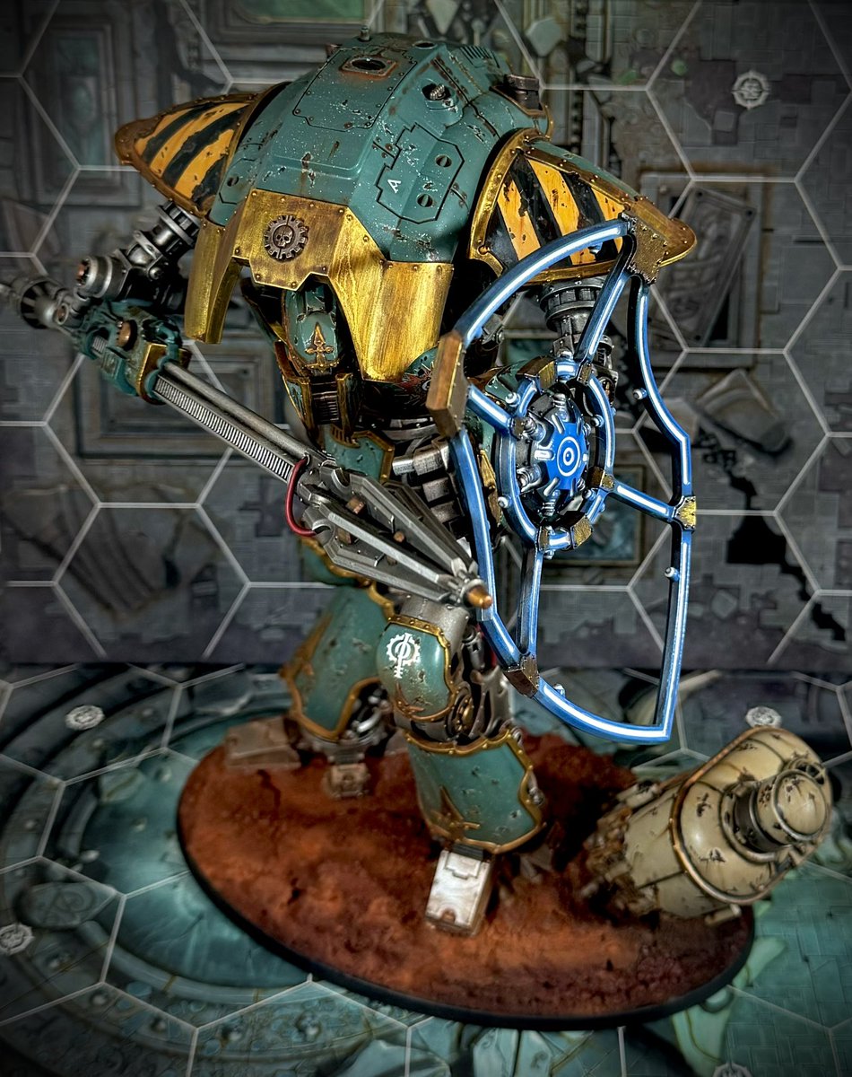 Imperial Cerastus knight Lancer was a joy to paint up, such a great sculpt. #warhammer 
#warhammer40k 
#warhammercommunity 
#paintingwarhammer 
#paintingwarhammer40k 
#EATBATS
#imperialknight 
#imperialknights 
#imperialknights40k