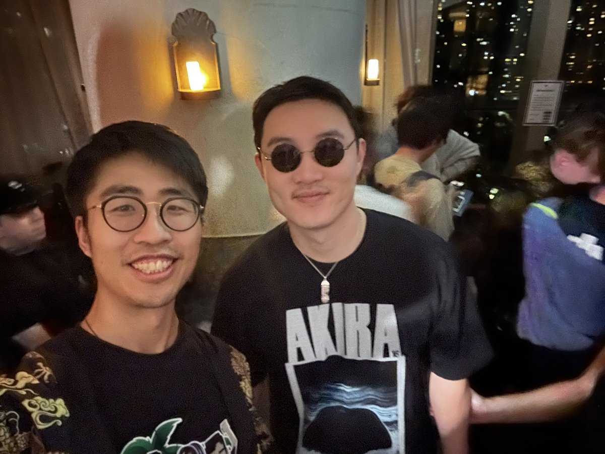 Pericarus's tweet photo. Awesome to hang out w @Azuki @Azuki_852Garden in HK #NFTHK with @ZAGABOND , @steamboy33 and such an epic gathering w old and new friends https://t.co/CDxJepXTc1
