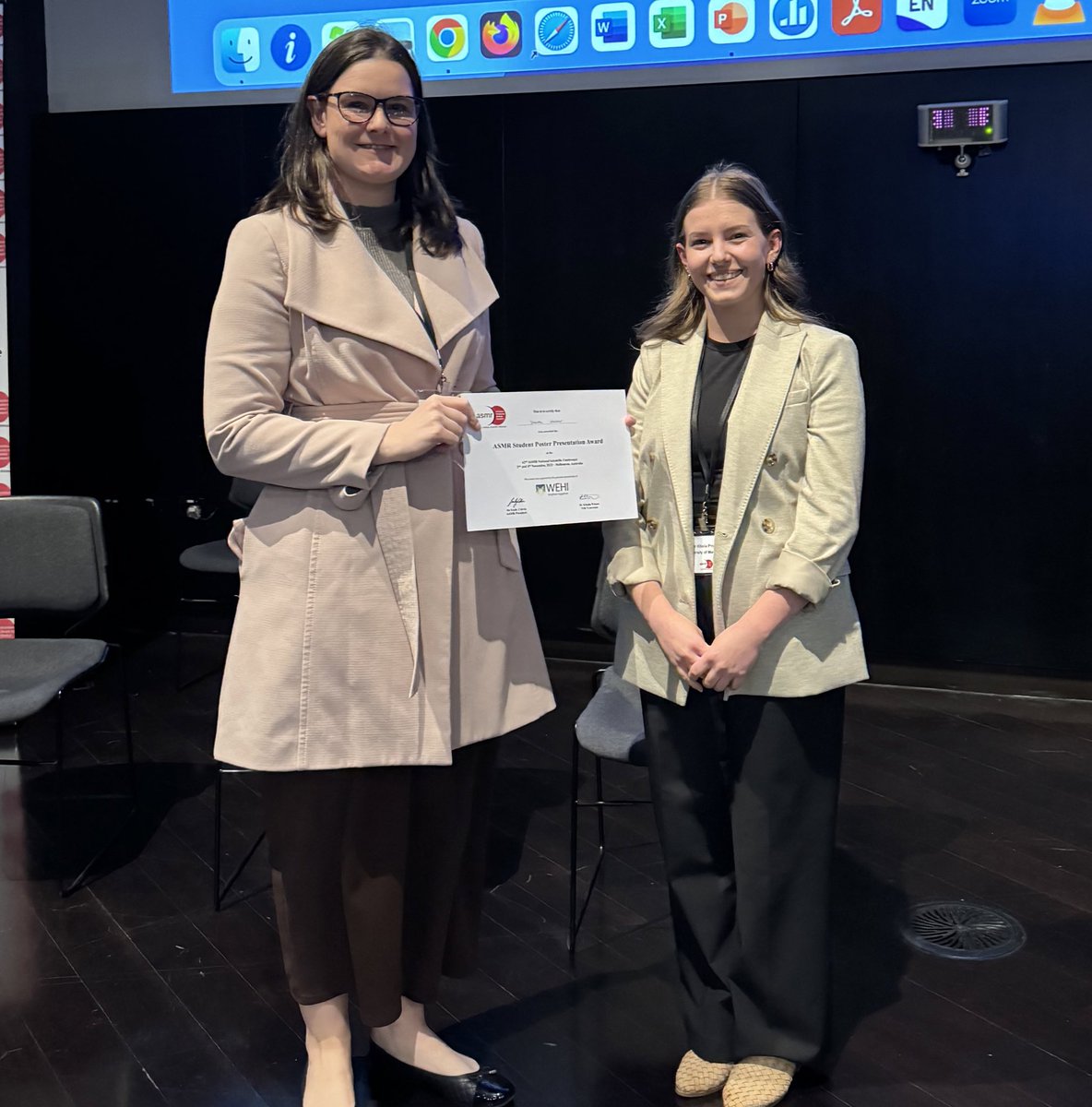 Congratulations to @ShannenWalker7 from @BakerResearchAu on her exceptional winning student poster, on mitochondrial diseases and motor deficits! Well done!