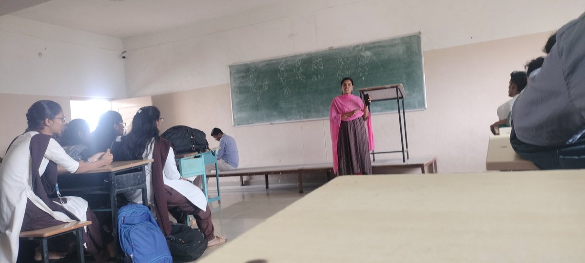 PoojithReddyN's tweet photo. Disha police in our college giving speach about disha app in mjr collage
#disha https://t.co/ogciRZ5pfS