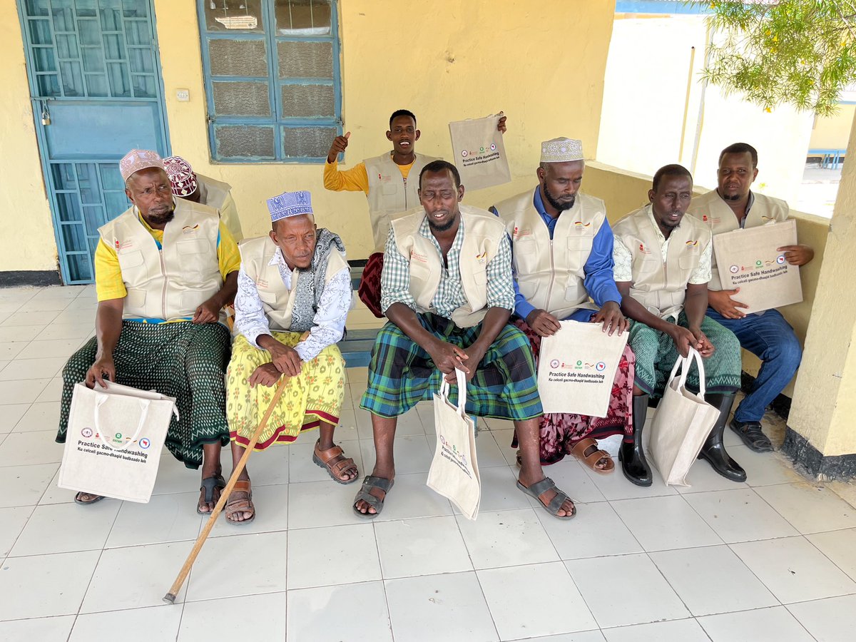 PastoralistGirl's tweet image. Thanks to @oxfaminKE's funding, the WASH project implemented by @PastoralistGirl provided PPEs (jackets, hard gear gloves, gum boots, and dust masks) to CHVs in Masalani.This enables our dedicated CHVs to keep addressing health issues at the community level. #washproject #GFFO