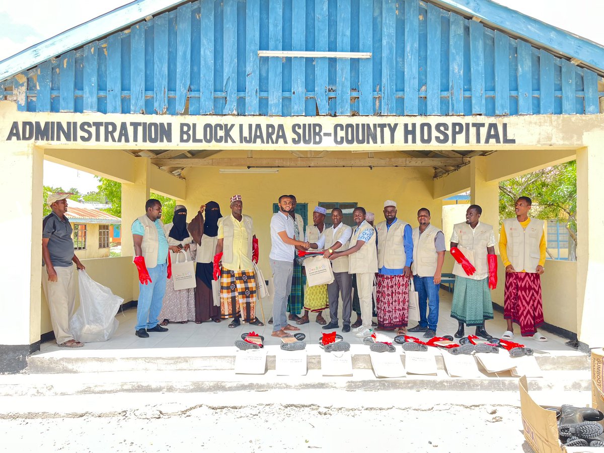 PastoralistGirl's tweet image. Thanks to @oxfaminKE's funding, the WASH project implemented by @PastoralistGirl provided PPEs (jackets, hard gear gloves, gum boots, and dust masks) to CHVs in Masalani.This enables our dedicated CHVs to keep addressing health issues at the community level. #washproject #GFFO