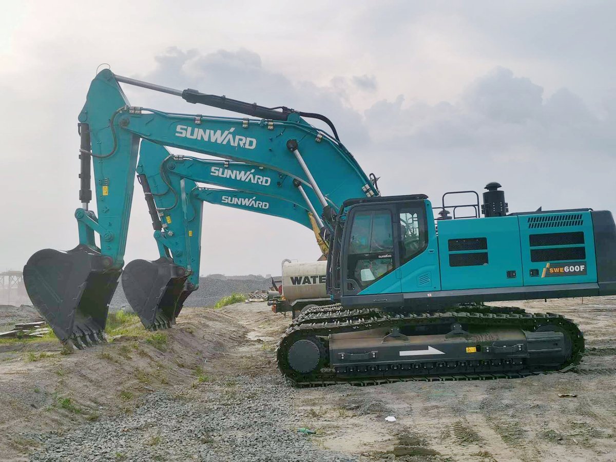 sunward_group's tweet photo. SWE600F Successfully Delivered to Nigerian Customers.
Sunward provides operation and maintenance training for customers.