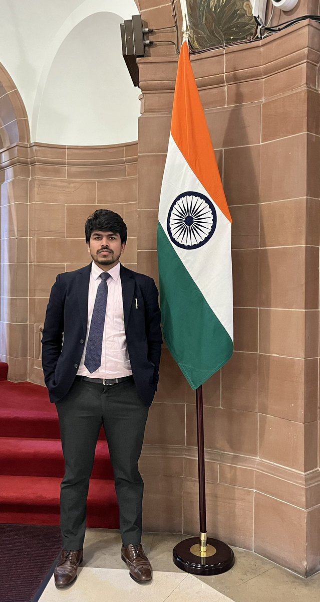 sushantijs's tweet photo. झंडा ऊँचा रहे हमारा 🫡. #nationalist #Indophile #jaibhim.
At Indian Embassy, London. https://t.co/tg7Jnwt25u
