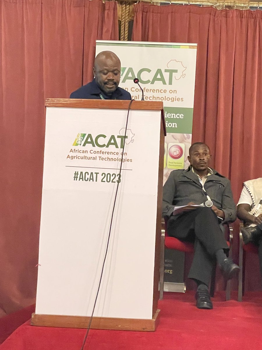 ⁦<a href="/MadzixTshilidzi/">Tshilidzi Madzix</a>⁩ of ⁦<a href="/FANRPAN/">Food, Agric. & Nat. Res. Policy Analysis Network</a>⁩ moderating a session on food to market technical interactive panel. #Africa is ready for Ag technology #ACAT2023