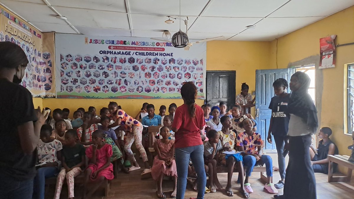 AIAiFoundation's tweet photo. Last week Our Team together w/ @ovi_wce had a remarkable success in organizing another  edition of the workshop on menstrual hygiene &amp; reusable pads

We also donate food &amp; other items to Jesus Children Mission Outreach Bodija, Ibadan

Thanks to everyone who came out to support 🙏 https://t.co/A7zkoJrUJm