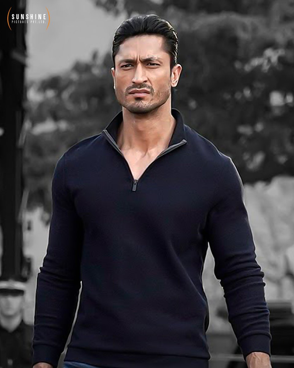 sunshinepicture's tweet image. One man, many moods! Which is your favourite one, tell us in the comments below! 🔥😍
@VidyutJammwal

#VipulAmrutlalShah @Aashin_A_Shah

#SunshinePictures #Commando3 #VidyutJammwal #ManyMoods #Action #Thriller #Bollywood #Movie