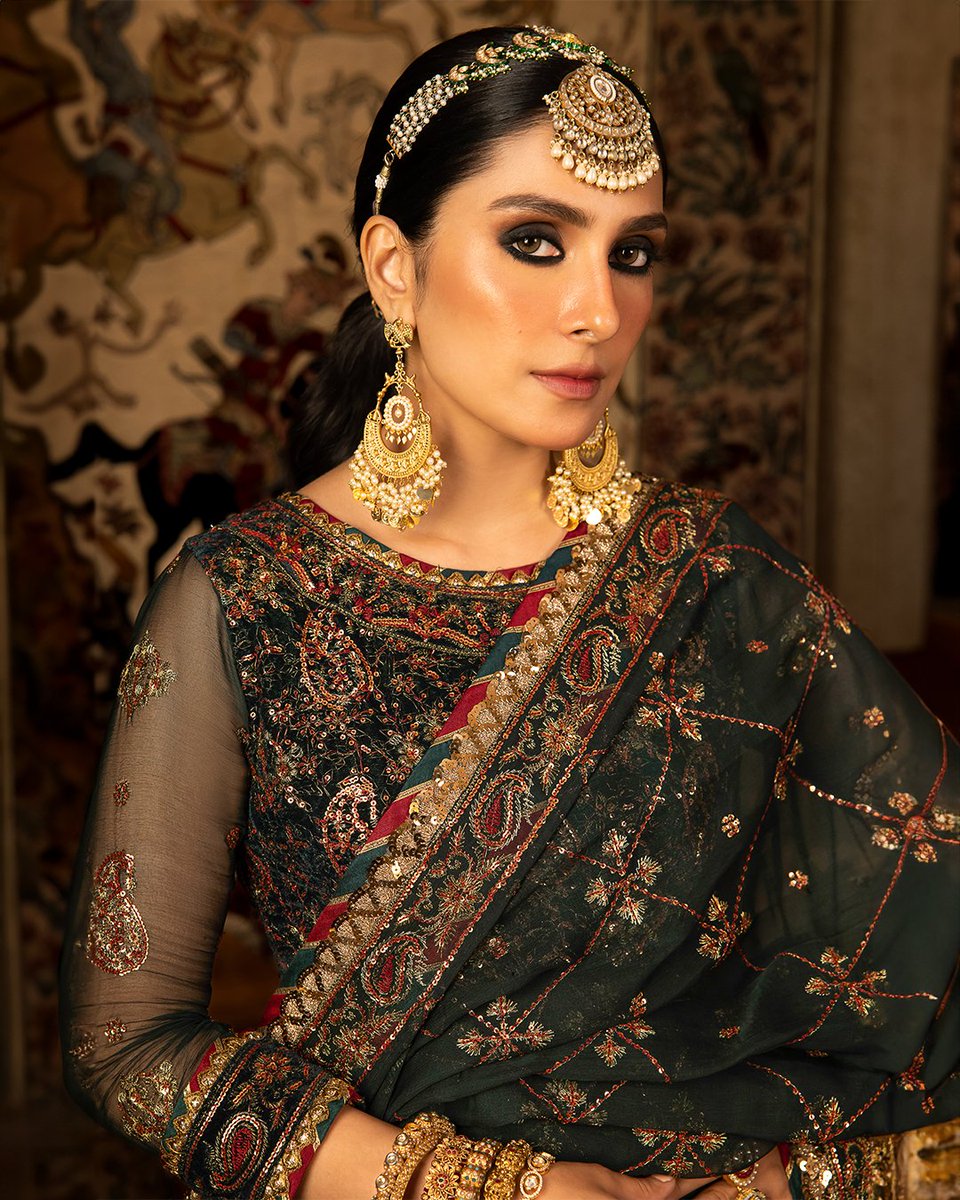 asimjofa's tweet photo. Velvet Festive Collection | Launching on 7th November at 6 PM
AJVF-11 | 3-PC | Unstitched | Rs. 9,650/-

Visit: https://t.co/Cq0qJl1gAS

#AsimJofa #IWearAsimJofa #VelvetFestiveCollection #EmbroideredCollection #VelvetFestive  #Chiffon #FestiveWear #Unstitched #Fashion #Trending https://t.co/pYV6TcGSfD