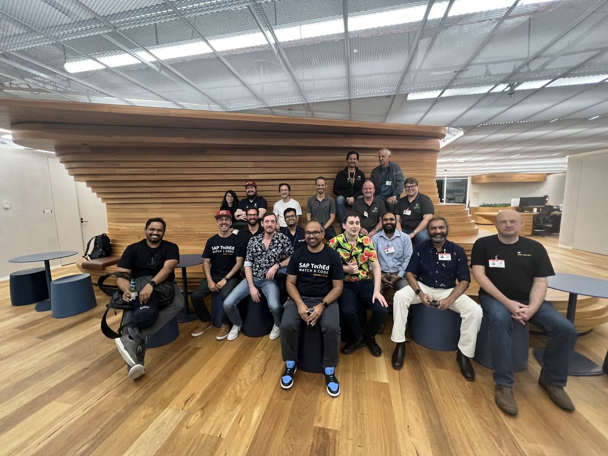 One last photo with the squad after a great day at the #SAPTechEd2023 watch and code meetup 😃