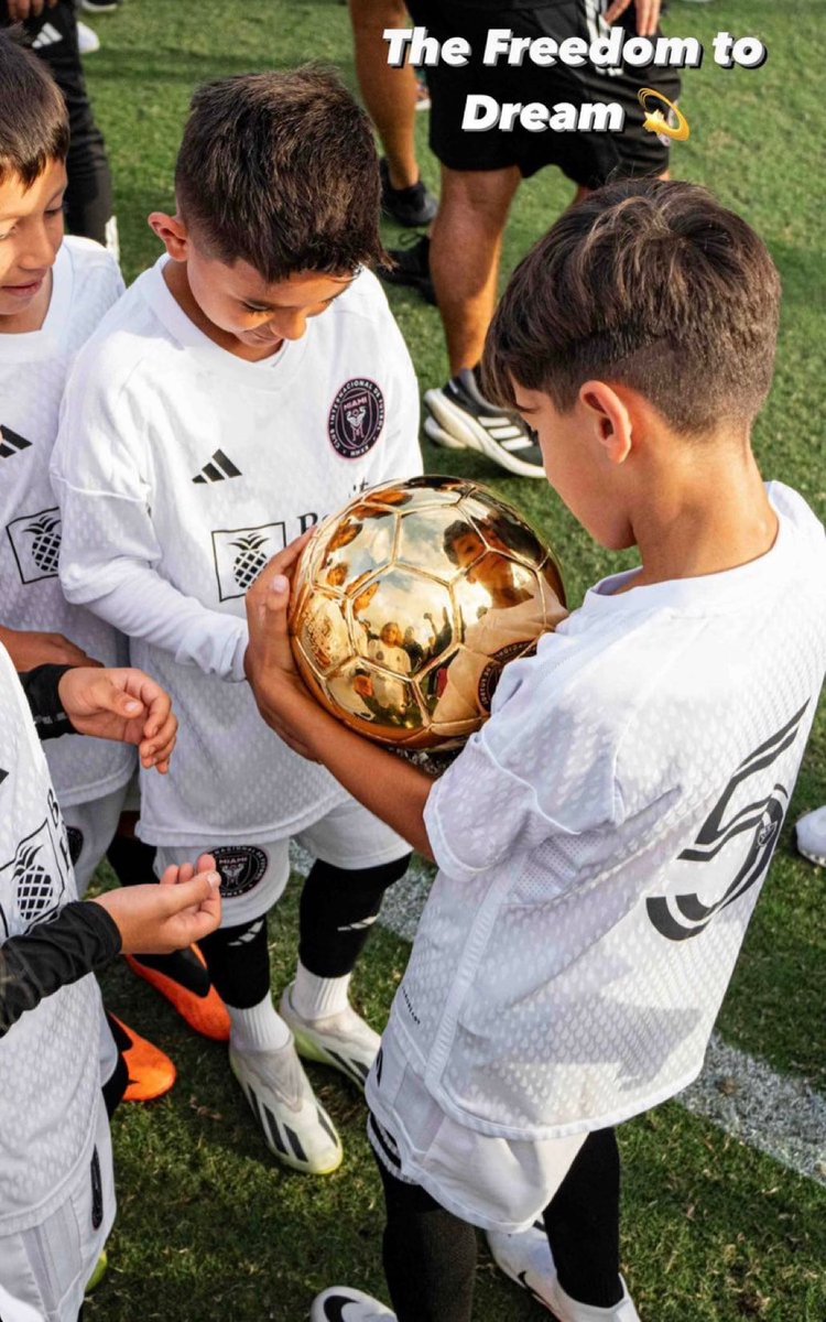 Messi’s kids casually took a ballon dor to training 😭