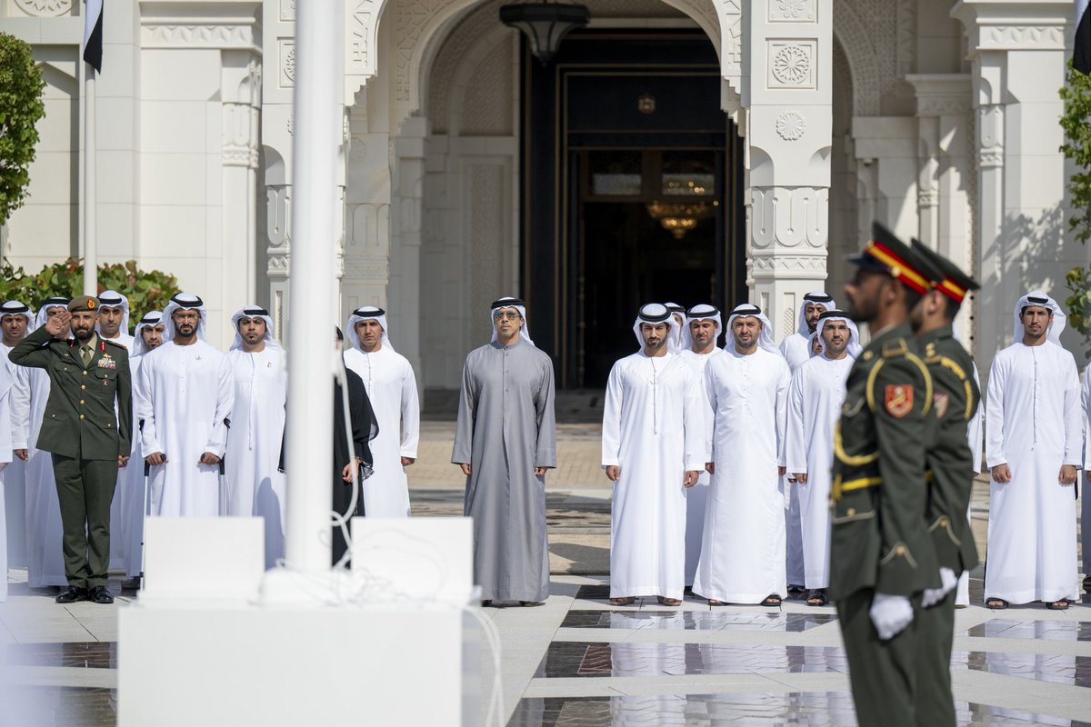 MansourBinZayed's tweet photo. نرفع علم الإمارات فخراً برمز وحدتنا واعتزازاً بما حققه وطننا تحت رايته في مسيرته المباركة.."يوم العلم" مناسبة نجدد خلالها عهد الانتماء والولاء للوطن وقائده ومواصلة العمل لبناء مستقبل مزدهر وواعد لبلدنا. https://t.co/TdLLQYNndk