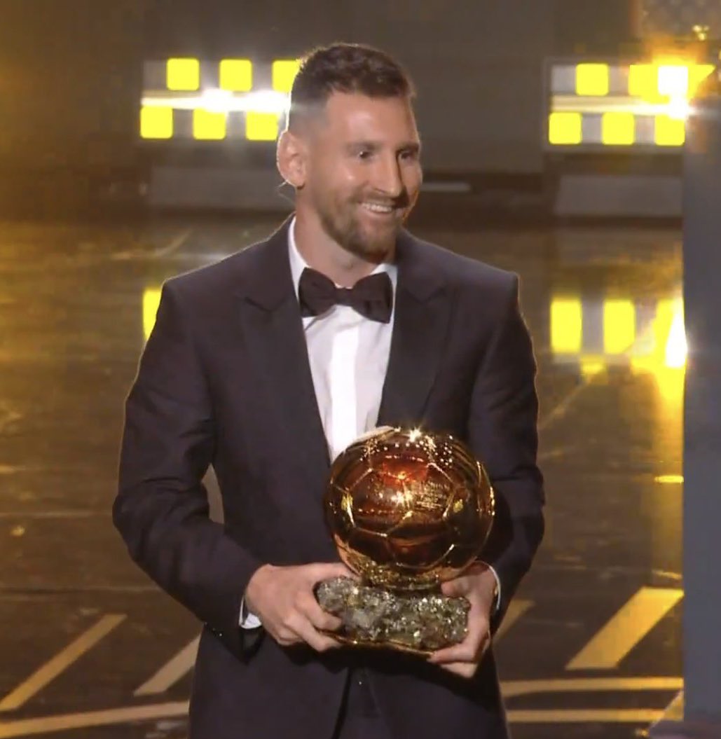 Maokai93's tweet image. 42 bàn thắng
26 pha kiến ​​tạo
Nhà vô địch Ligue 1
Trophee des Champion
Và dĩ nhiên..
1 WORLD CUP với : 7 bàn thắng, 3 kiến ​​tạo
5 giải thưởng Motm và cầu thủ của giải đấu!

#LM8 #dê #BallonDor #Messi.

LIONEL ANDRES MESSI 🐐

#LM8 #dê #BallonDor #Messi