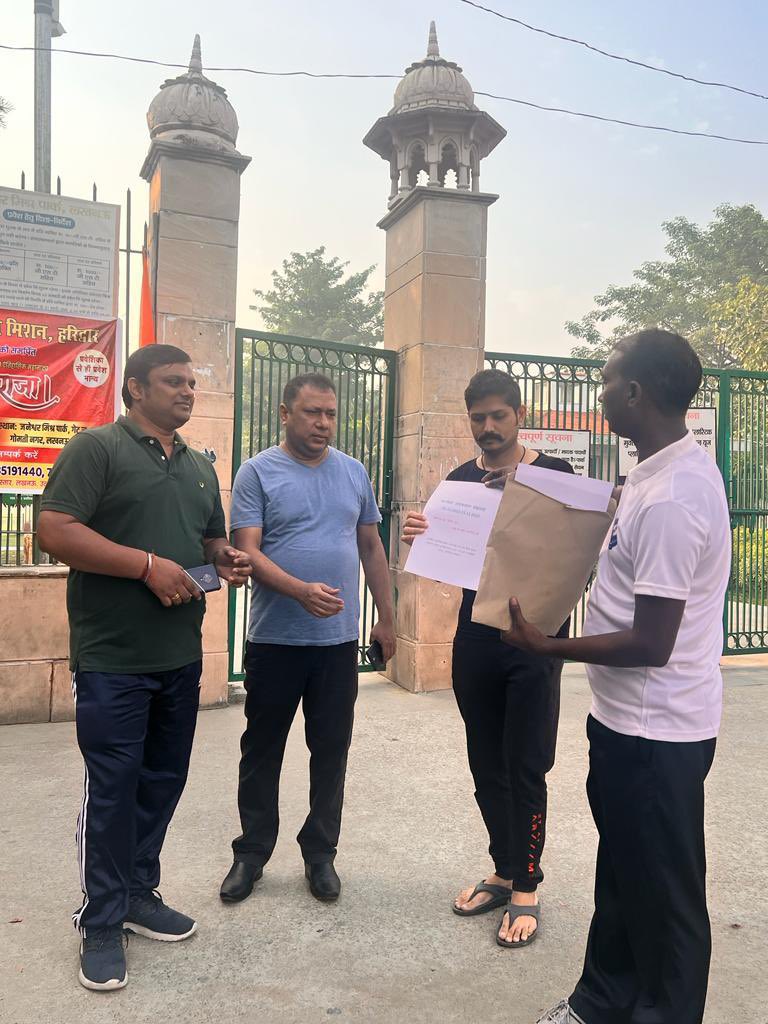 As part of #VAW, DGoV LZU arranged a selfie point at Janeshwar Mishra park. Pamphlets were distributed to the morning walkers and informed them about the various aspects of Vigilance, PIDPI etc. to create awareness @cbic_india @CVCIndia @FinMinIndia #vigilanceawarenessweek2023