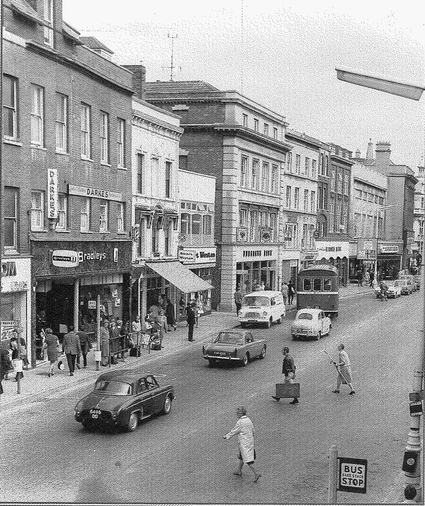 YesterdaysBrit1's tweet photo. Serenity.

When the world was sane. 

#life #society #Britain #FlashbackFriday #FollowBackFriday https://t.co/D92xcIayrN