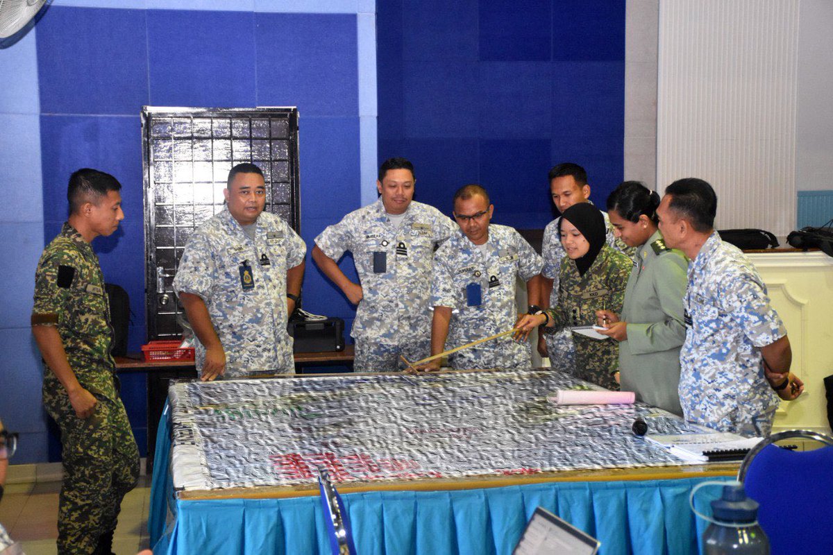 mwl3_tldm's tweet photo. Integrated Tactical Training 2/23 peringkat MAWILLA 3 anjuran PUSTAKMAR telah berjaya dilaksanakan bermula 30 Okt - 3 Nov dengan jayanya sebagai inisiatif dalam mempertingkatkan keupayaan setiap N Series dalam merancang perlaksanaan operasi maritim.
#TangkasMenang #NavyUpdates https://t.co/IsddumDgYm