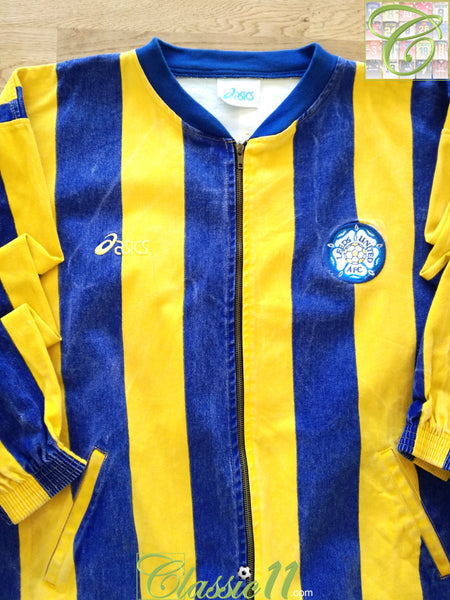 petercorbett27's tweet photo. @LUFC @mitchell_ness I remember buying this back in the day, and everyone taking the piss. I thought it looked great. https://t.co/QRiL8oFXoH