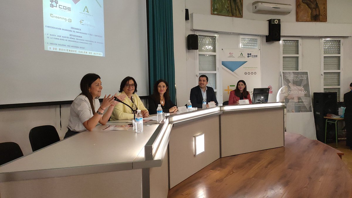 ¡Llevamos el #DíadelaEmpresa de #Andalucía a las aulas!

Hoy estamos en el <a href="/ies_nieves/">IES Virgen de las Nieves</a> compartiendo con los alumnos de FP la experiencia de emprendimiento de Ignacio Salcedo (<a href="/ignacio_sillo/">Ignacio SR</a>) CEO de <a href="/greening_e/">Aurelia Greening</a>.