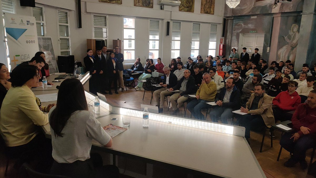 Nos acompaña la delegada de Desarrollo Educativo de la <a href="/JuntaGranada/">Junta Granada</a>, <a href="/MariaJoseBaza/">Maria Jose Martin</a>

#MásEmpresas