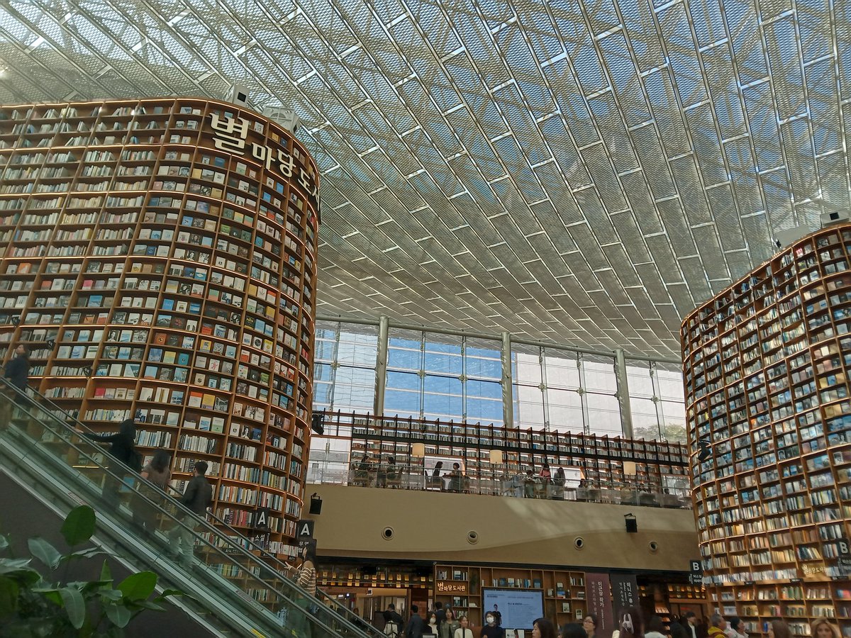 cpdm_twt's tweet image. I've just come back from a trip to Osaka &amp;amp; Seoul. What surprised me was just how easy it was to get around by public transport with announcements in different languages &amp;amp; different language options on ticketing machines. Signed, a grateful traveller.

#AusWrites #WritingCommunity