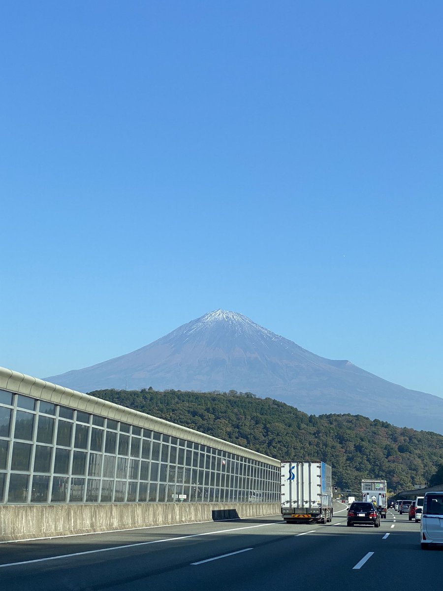enakaw's tweet photo. 初めての富士山

やっぱりスゴイ‼️ https://t.co/Pch3xsDzzr