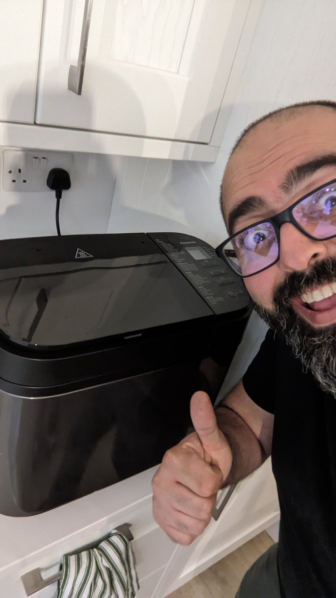 EmergencyBod's tweet photo. Continuing on my middle class journey, I now have my own bread maker.
#bleassed #livelaughloaf #breadjourney #glutengroupie https://t.co/ceQGvK7wos