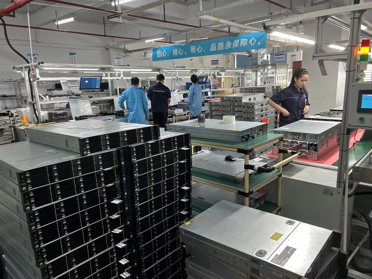 cngynng4's tweet photo. We are racing against time to schedule production.
Friends who want to buy the 4090 8-card machine can place an order now.
#Turbo #GamingCard #data #network #computing  #servers #datacenter  #networking #CDN #DDOS #IDC #csp #cloud #AI#Cloud ##infranstructure #HDD #SSD #RTX4090 https://t.co/bbwjmFQ2sx