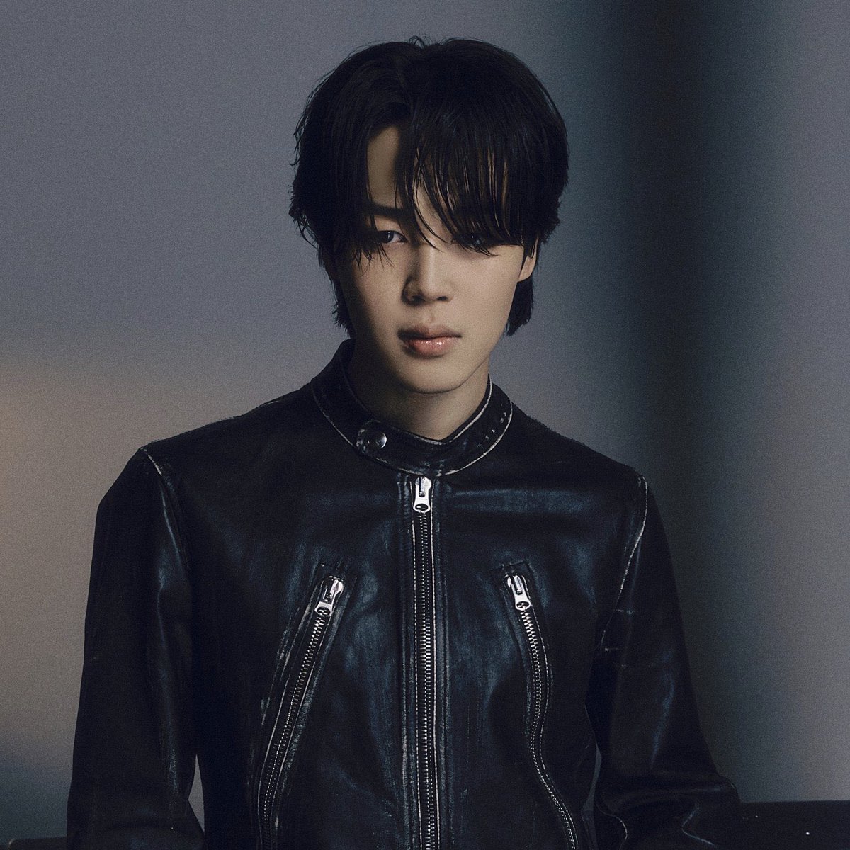kchartsmaster's tweet photo. #JUNGKOOK join #V, #JIMIN and #AgustD as the only soloists to sell 1 million copies in the 1st day of release on Hanteo history. https://t.co/HWGMxbTHKT