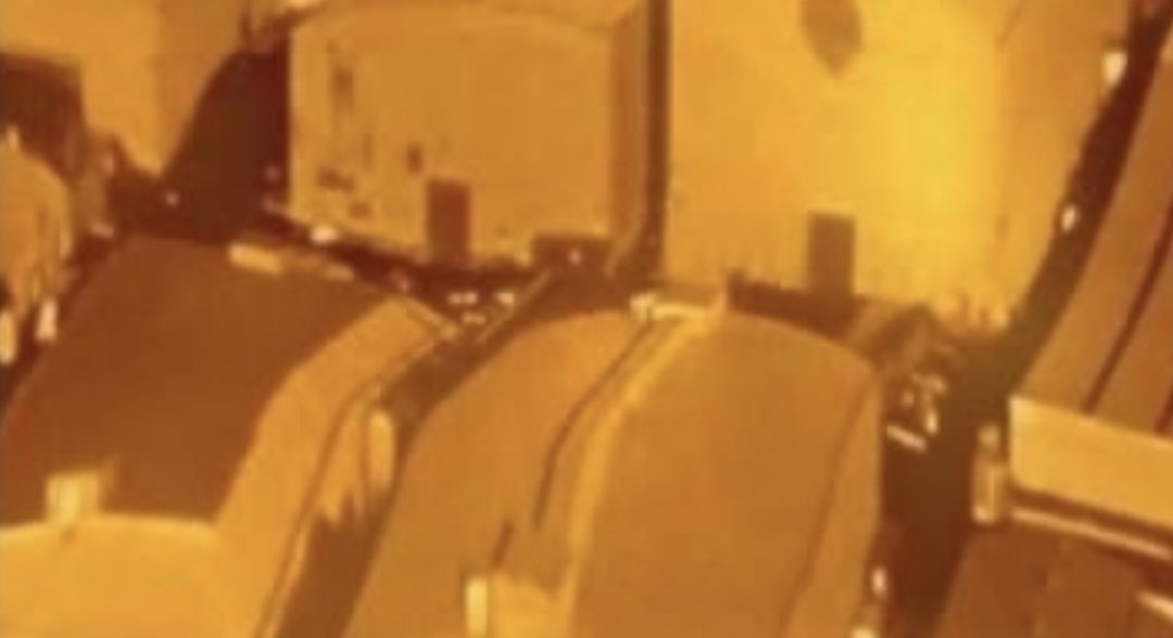 TheCinesthetic's tweet image. what’s the first movie you think of when you see this?