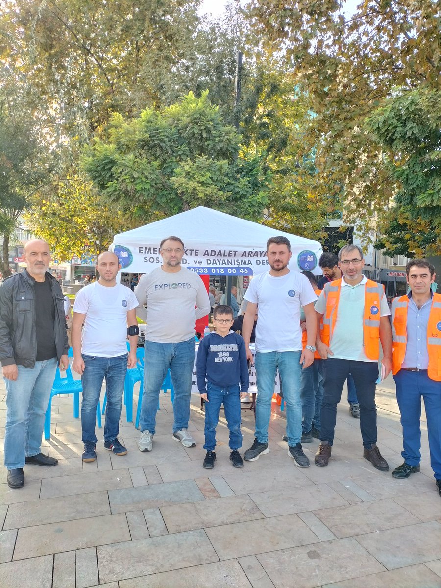 tayfuna78514843's tweet photo. Hayırlı cumalar arkadaşlar, emeklilikte Adalet ve Eşitlik er yada geç gelecek bu böyle gitmez.
#2000LereAcilEşitlik https://t.co/cpvw0opJMC
