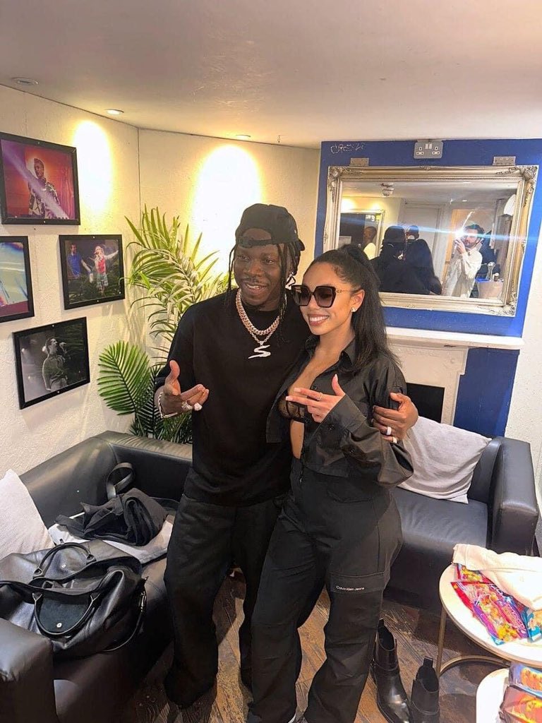 Kashizz5's tweet image. Stonebwoy and Jaz Karis after a successful concert at the Electric Brixton London . Jaz Karis was featured on Stonebwoy’s #5Dimension Album on the track #InControl one of the dupe tunes in the Album 💿🔥🙏