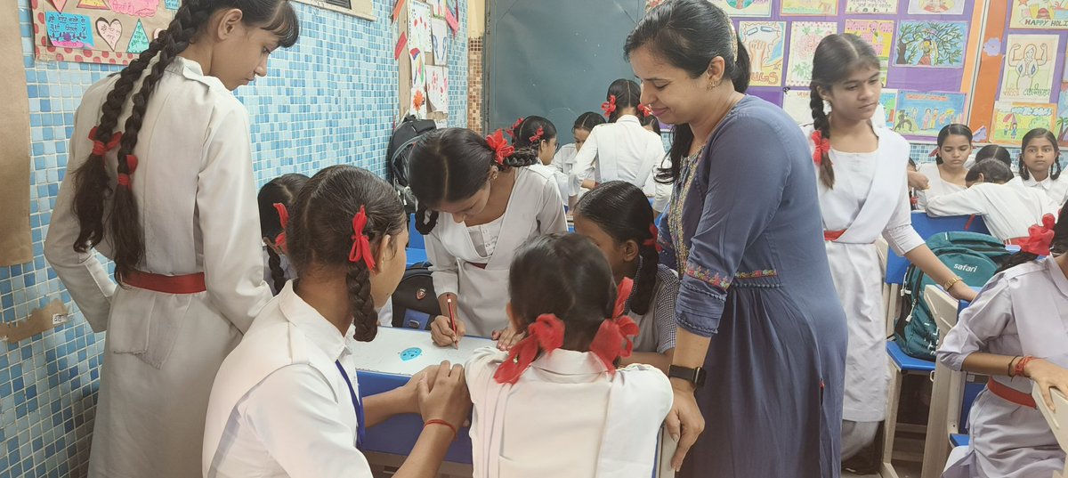 SonalMi51633597's tweet photo. Students of class 7th  enjoyed in PREFFERED  ACTIVITY TIME (PAT) at GGSSS Anandwas 1411038
By designing  poster  on topic Save Water n  Had fun while working in groups. @Dir_Education @DIETPitampura @SCERT2021 https://t.co/eyaVKOml9J