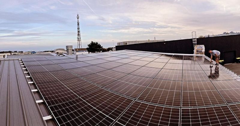 YESSSelectrique's tweet image. ☀️ ⚡ Installation d’une centrale photovoltaïque de 25,65 kWc dans le secteur de Guérande (Loire-Atlantique) par notre client robelec_44 !

Installation 100 % Osily Energy.
#guerande #loireatlantique #installationphotovoltaique #yesss #realisationclient