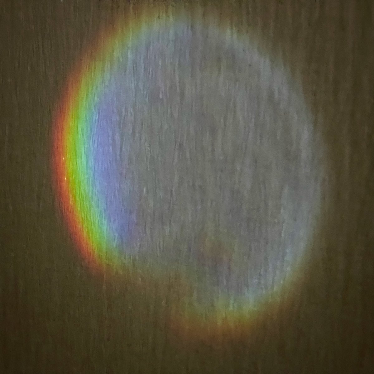 mlyonphotos's tweet image. Rainbow 🌈 reflected on the wall. #Rainbow #MultiColored #Circle #Spectrum #CloseUp #Nature #Abstract #Yellow