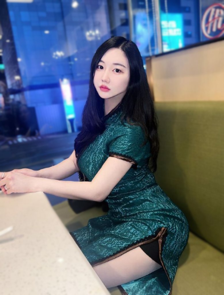 来啊，阿姨请你吃海底捞啦！ https://t.co/GIC8lMjTCf