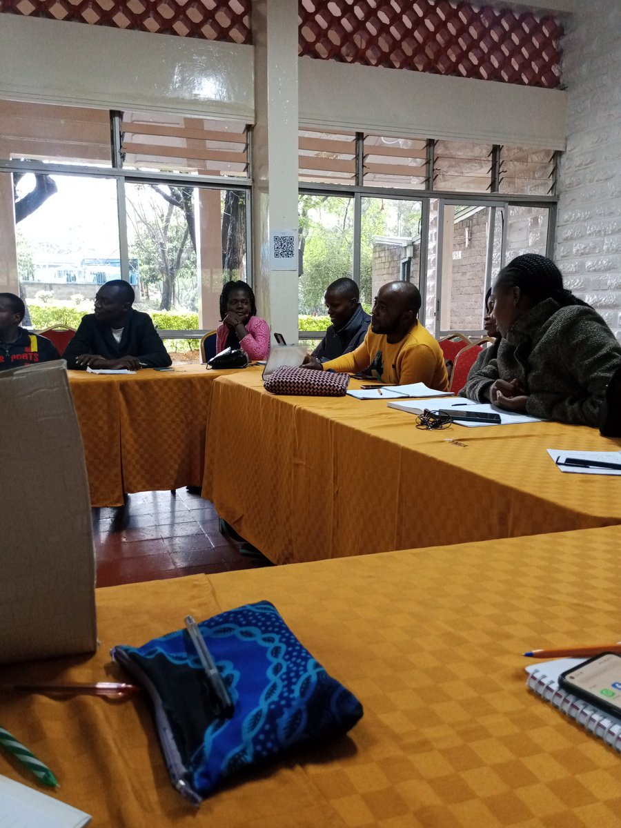 KuNutritionclub's tweet photo. Day 3 of the youth organization policy, advocacy and communication. The first step in policy advocacy is to understand the charters and the rights of the people we're advocating for.
.
@Oayouthkenya @theGFF #DelivertheFuture
#GFFinCountry
#InvestinHealth https://t.co/uKeaqjF2ev