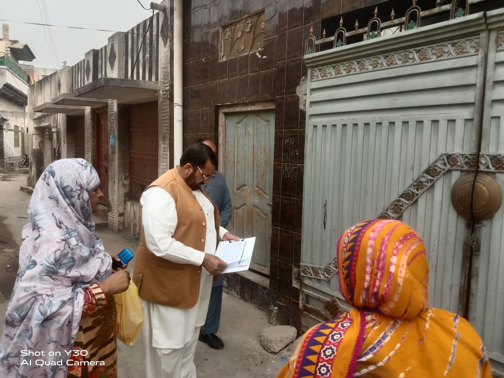 ڈپٹی کمشنر ننکانہ چوہدری محمد ارشد کی ہدایت پر اسسٹنٹ کمشنر ننکانہ اللہ توکل وٹو ڈینگی سرویلنس ٹیموں کی کارکردگی کا جاٸزہ لینے کے لیے شہر کے مختلف علاقوں کا دورہ کررہے ہیں۔