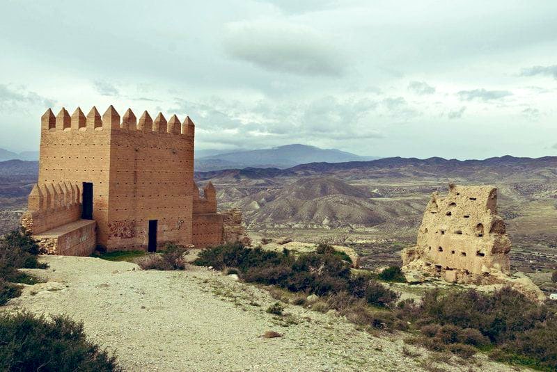Sabes todo lo que ofrece el DESIERTO de TABERNAS en #Almería ?: Senderismo, rutas en todoterreno, ruinas arqueológicas y visita a los poblados, escenarios de rodaje de los Westerns americanos. Todo aquí 👉 omviajesyrelatos.com/que-ver-en-el-…