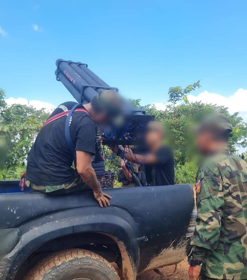 MannShein1's tweet image. @HThaigar21090
TNLA raided out post of junta LIB423 on Shweli bridge, police and militias stations, Conkhar station in #NaungChio in this early morning simultaneously and seized all completely.Seized weapons.KTM #NorthernShanState
#2023Nov3Coup
#WhatsHappeninglnMyanmar