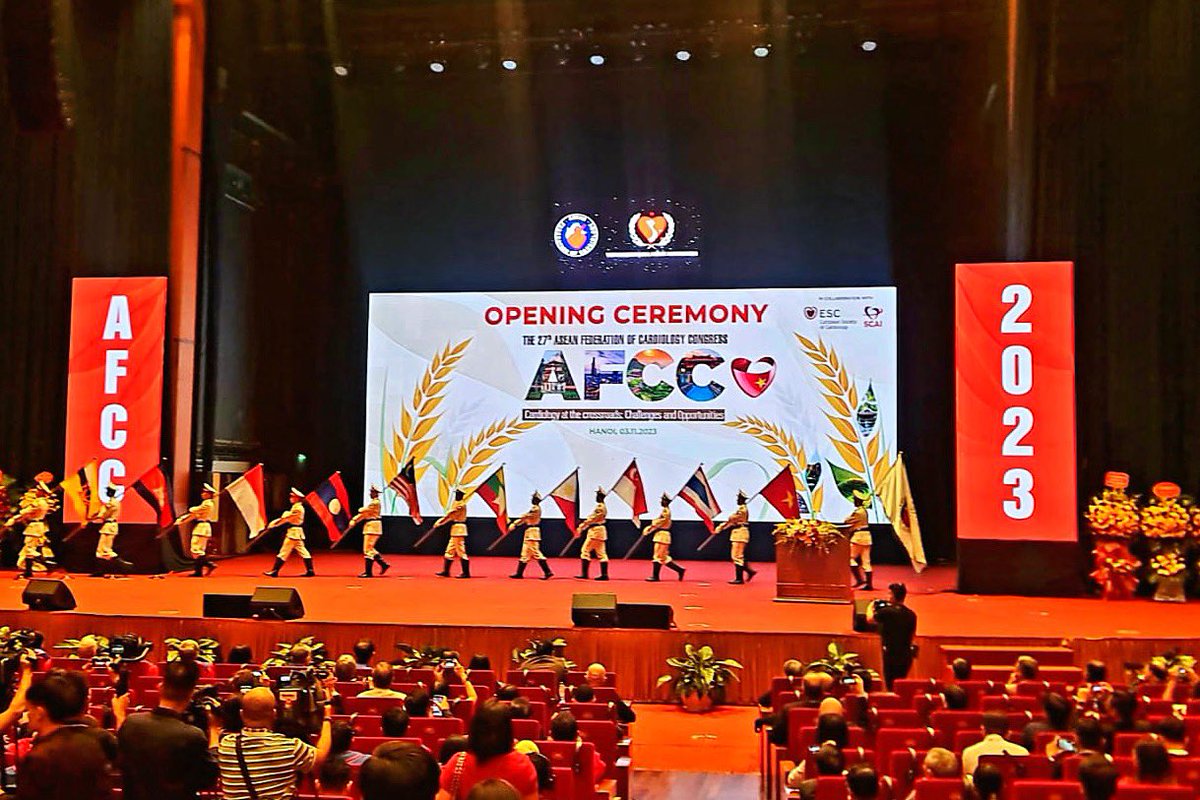 chenruth's tweet image. What an exciting morning at #AFCC ! We have a track solely dedicated to ACVC! Glad to meet so many Vietnamese Critical Care Cardiologists!