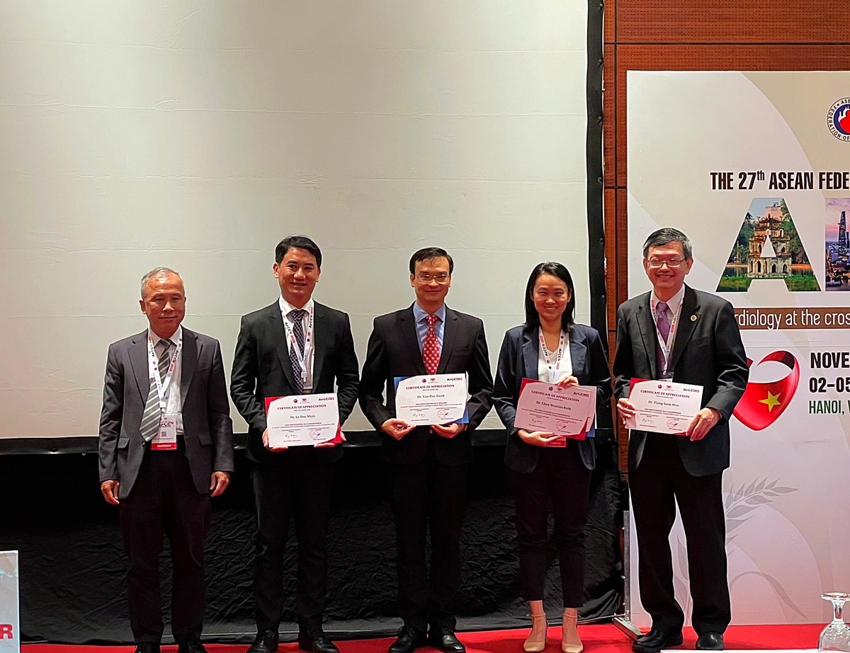 chenruth's tweet image. What an exciting morning at #AFCC ! We have a track solely dedicated to ACVC! Glad to meet so many Vietnamese Critical Care Cardiologists!